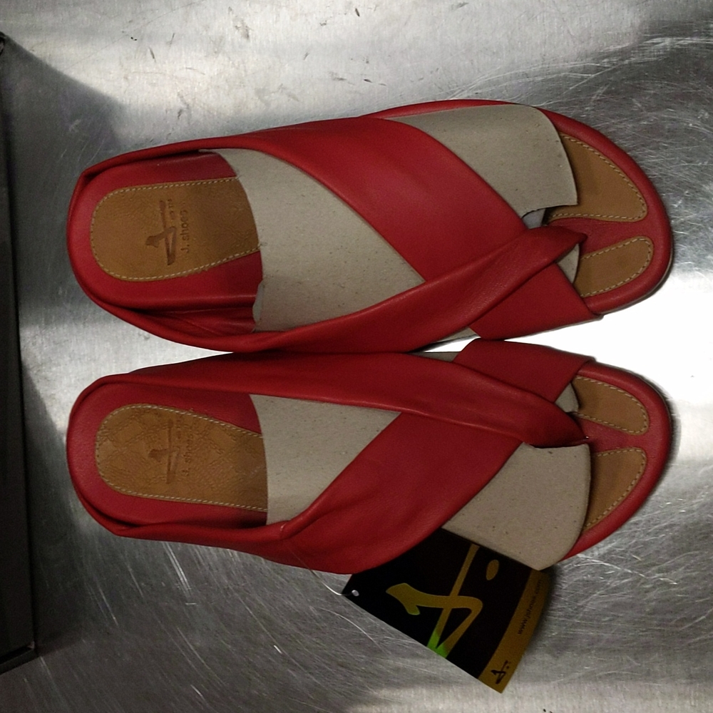 J Shoes - Capri (Coral) - Picture 2 of 6
